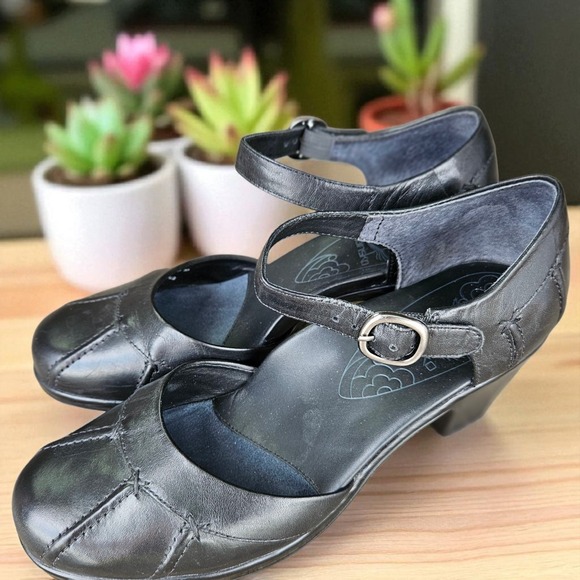 Dansko Sally Mary Jane‎ Closed Block Heels Black Leather Ankle Strap Sz 8/8.5 - Picture 1 of 9